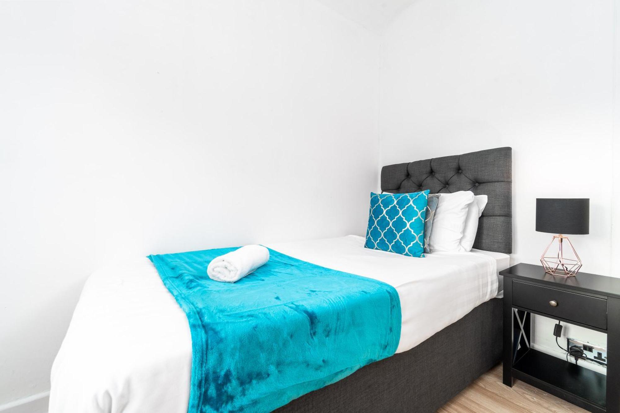 Ferienhaus Three Bed House - Garden - Parking - 5 Guests - Fast Wifi - Netflix - 83b Birmingham
