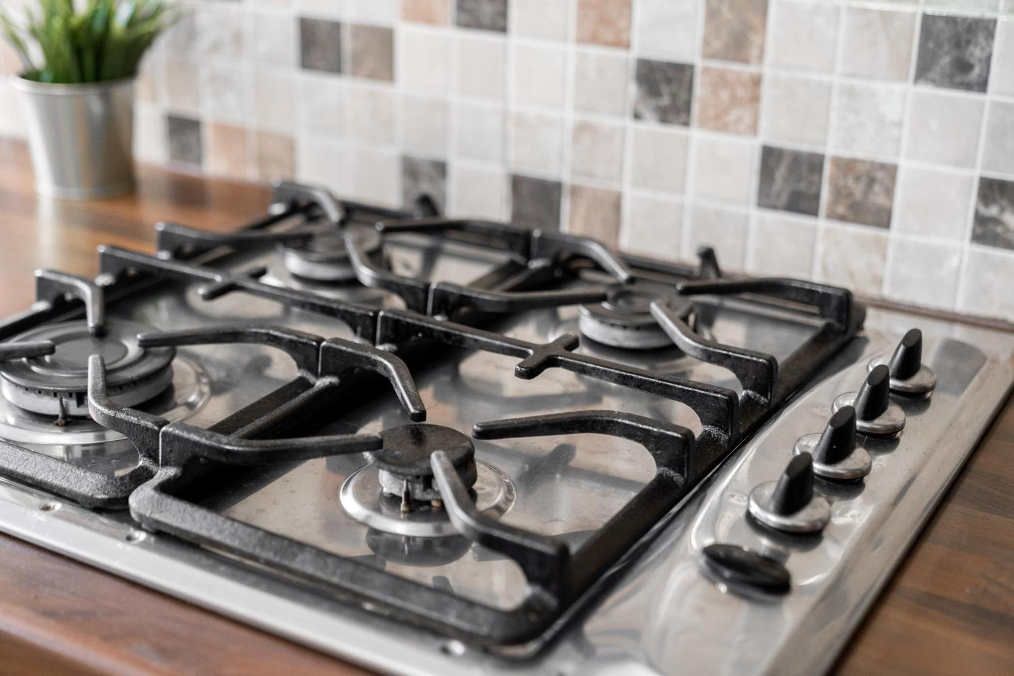 Three Bed House - Garden - Parking - 5 Guests - Fast Wifi - Netflix - 83b Birmingham
