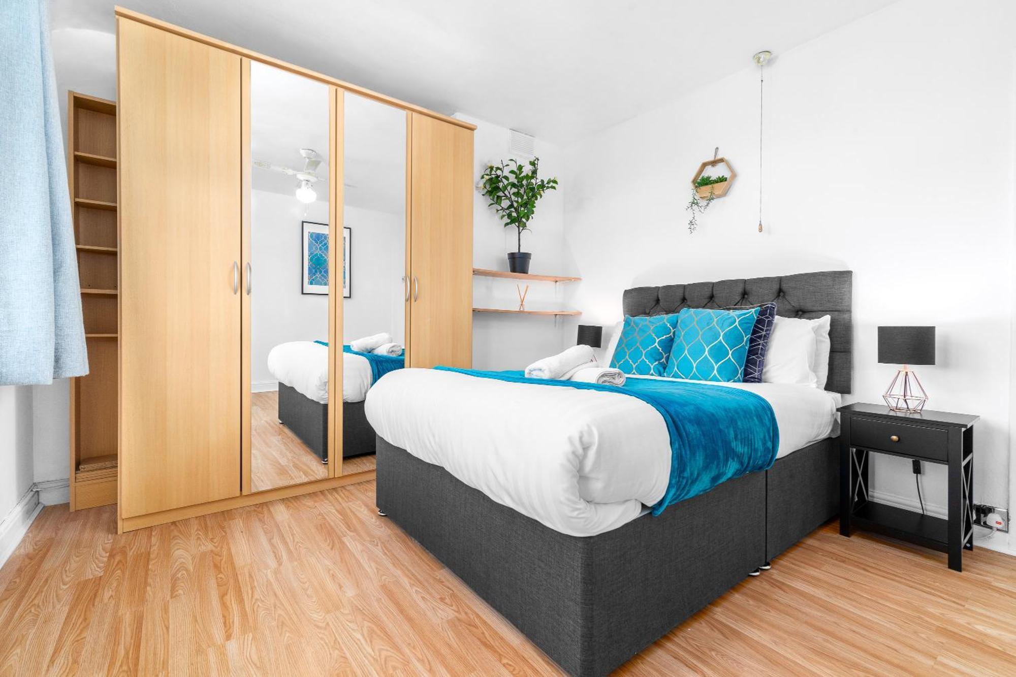 Three Bed House - Garden - Parking - 5 Guests - Fast Wifi - Netflix - 83b Holiday home