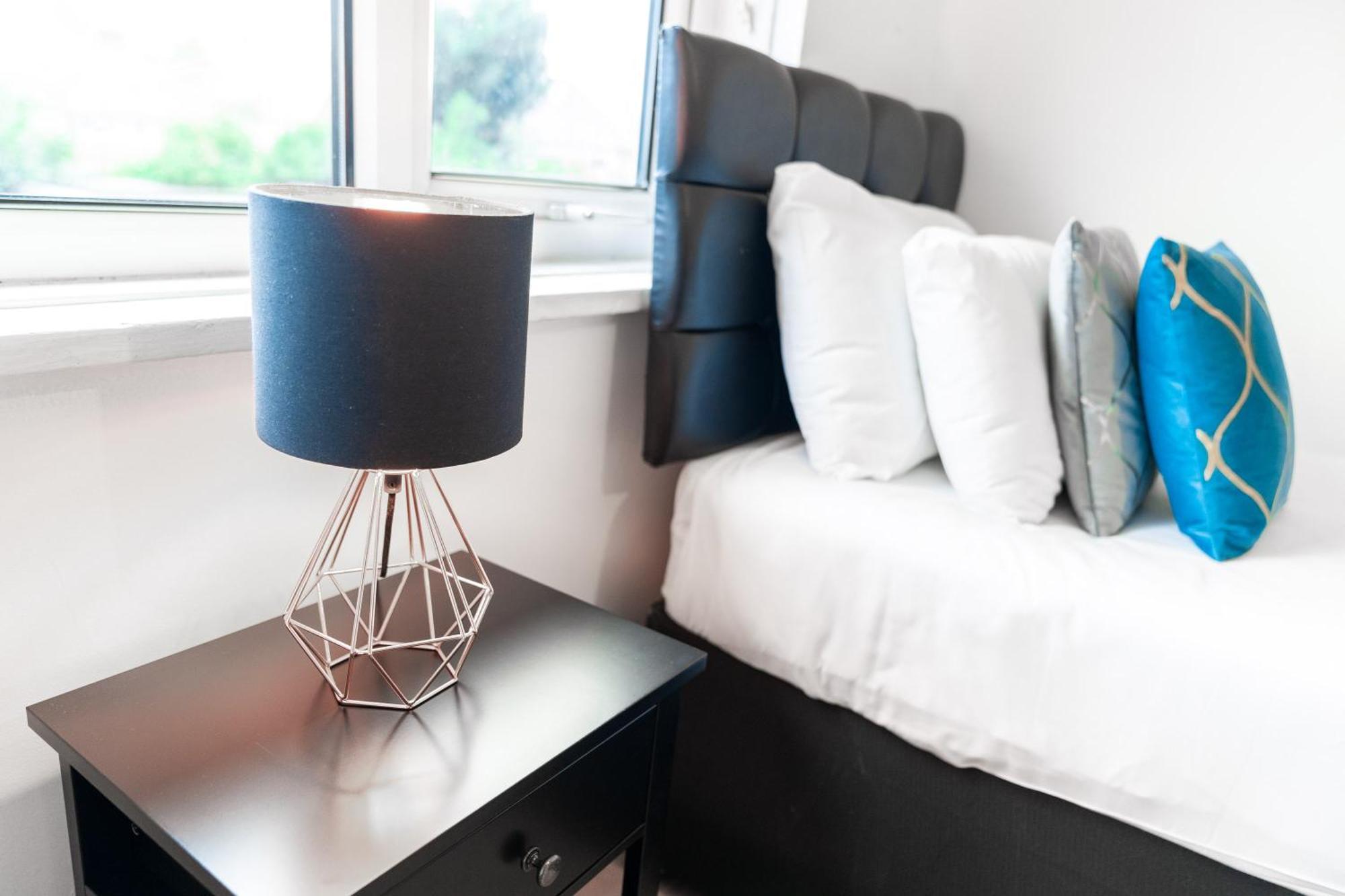 Three Bed House - Garden - Parking - 5 Guests - Fast Wifi - Netflix - 83b Birmingam